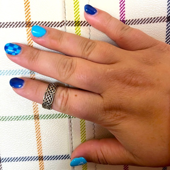 SILVER IRISH RINGS - Picture 5 of 8